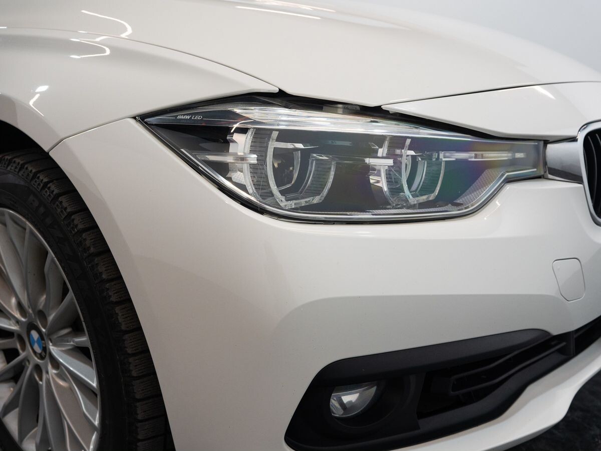 BMW 3 серии 2017 - фото автомобиля