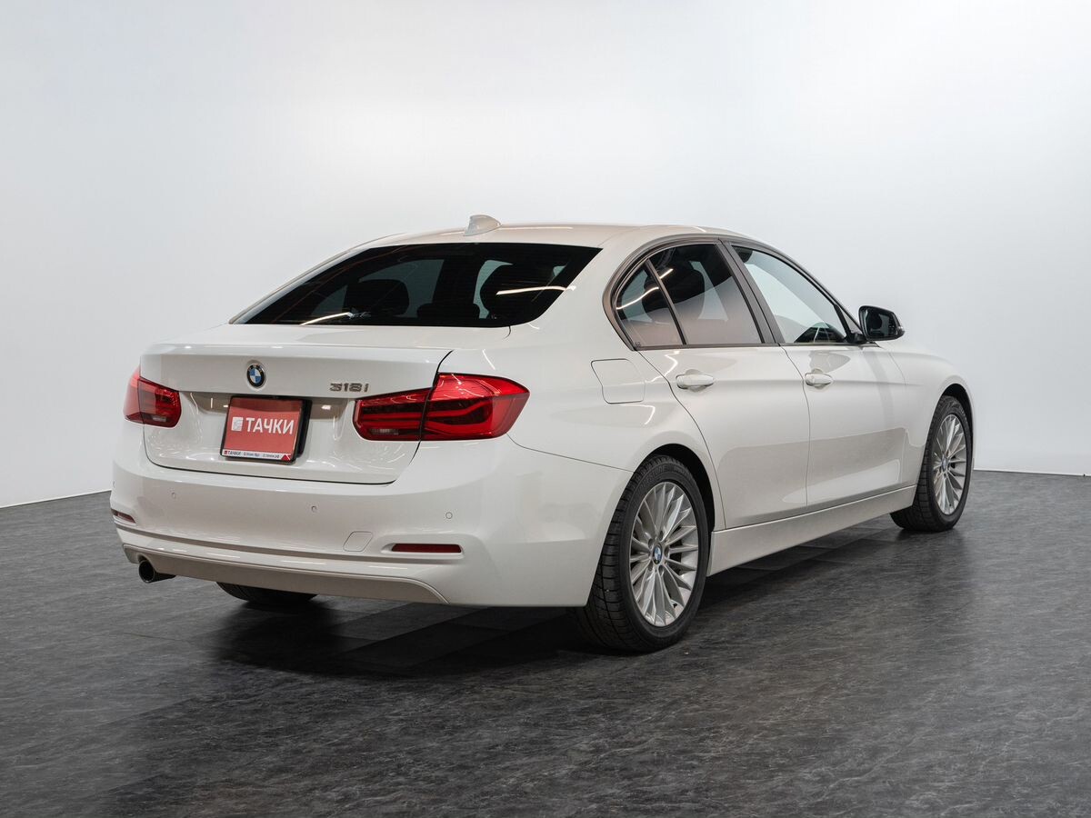 BMW 3 серии 2017 - фото автомобиля