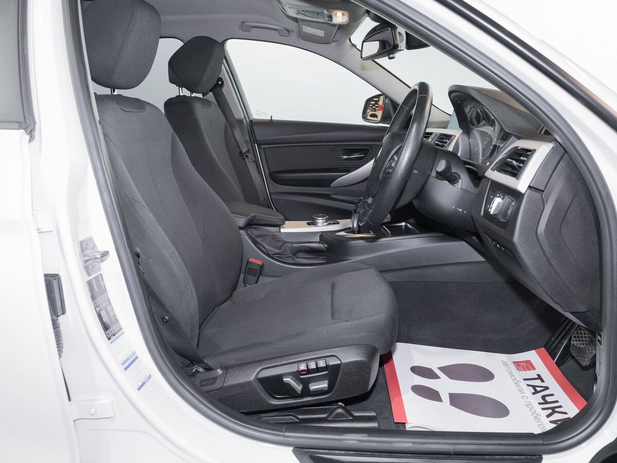 BMW 3 серии 2017 - фото автомобиля