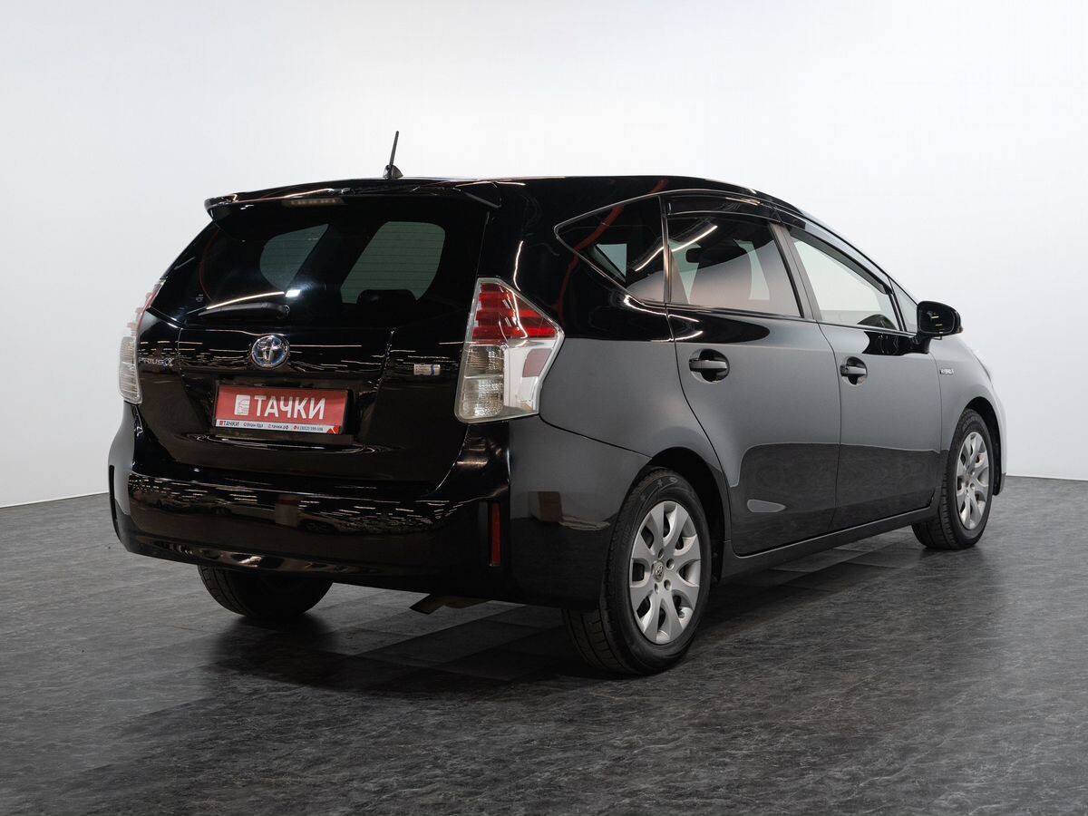 Toyota Prius Alpha 2019 - фото автомобиля