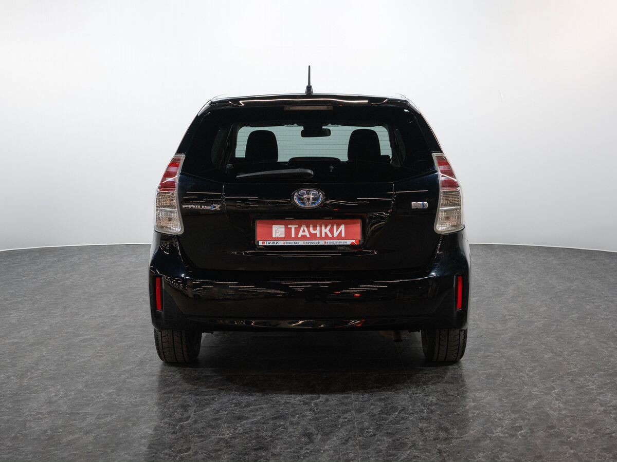 Toyota Prius Alpha 2019 - фото автомобиля