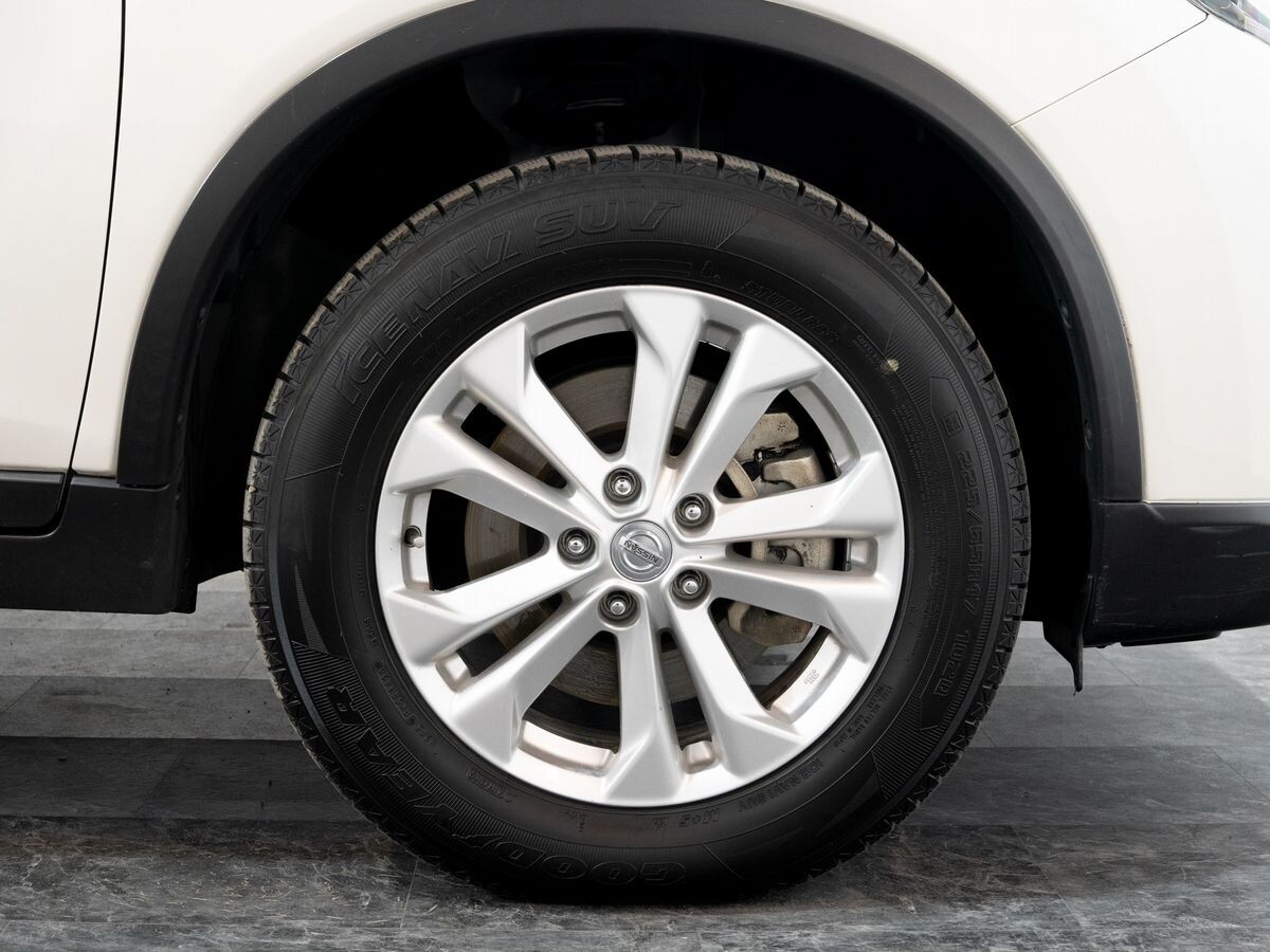 Nissan X-Trail 2015 - фото автомобиля