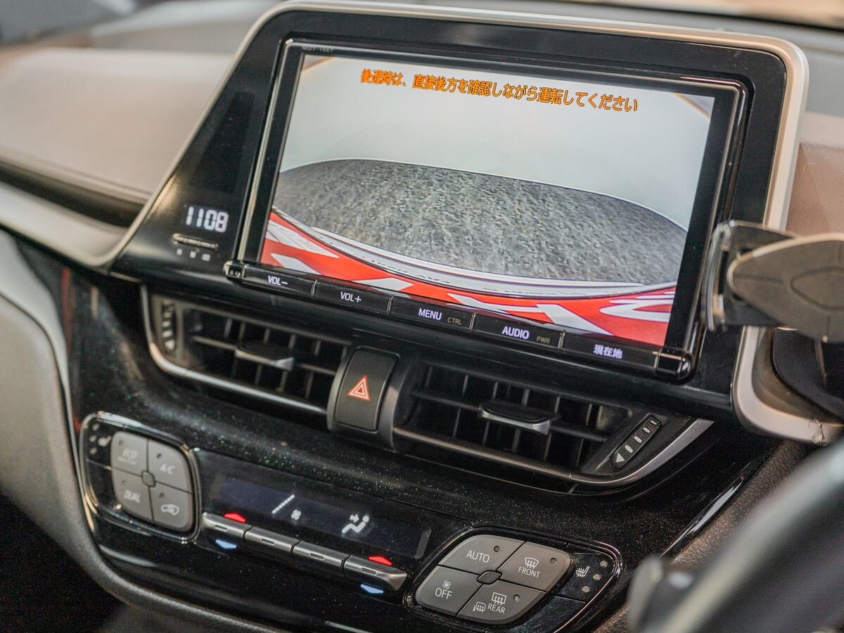 Toyota C-HR 2018 - фото автомобиля