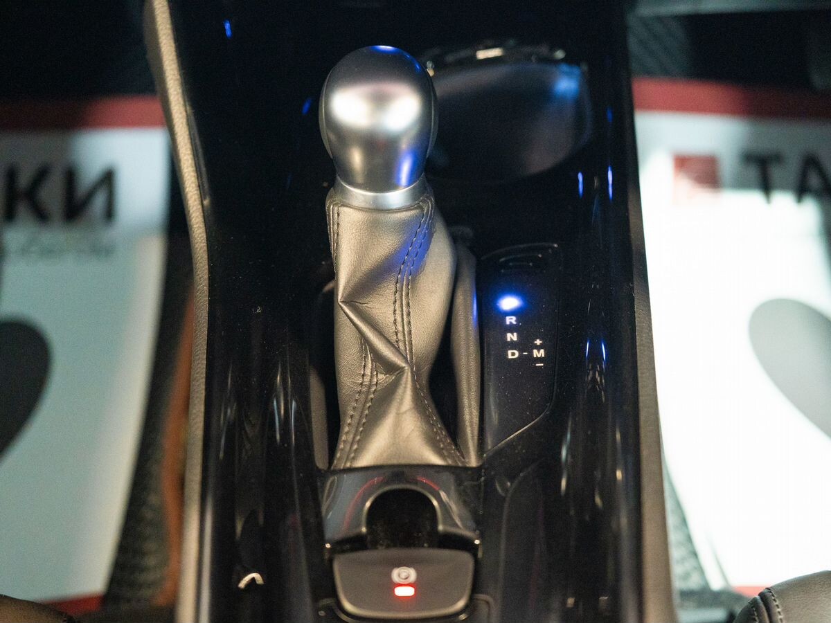 Toyota C-HR 2018 - фото автомобиля