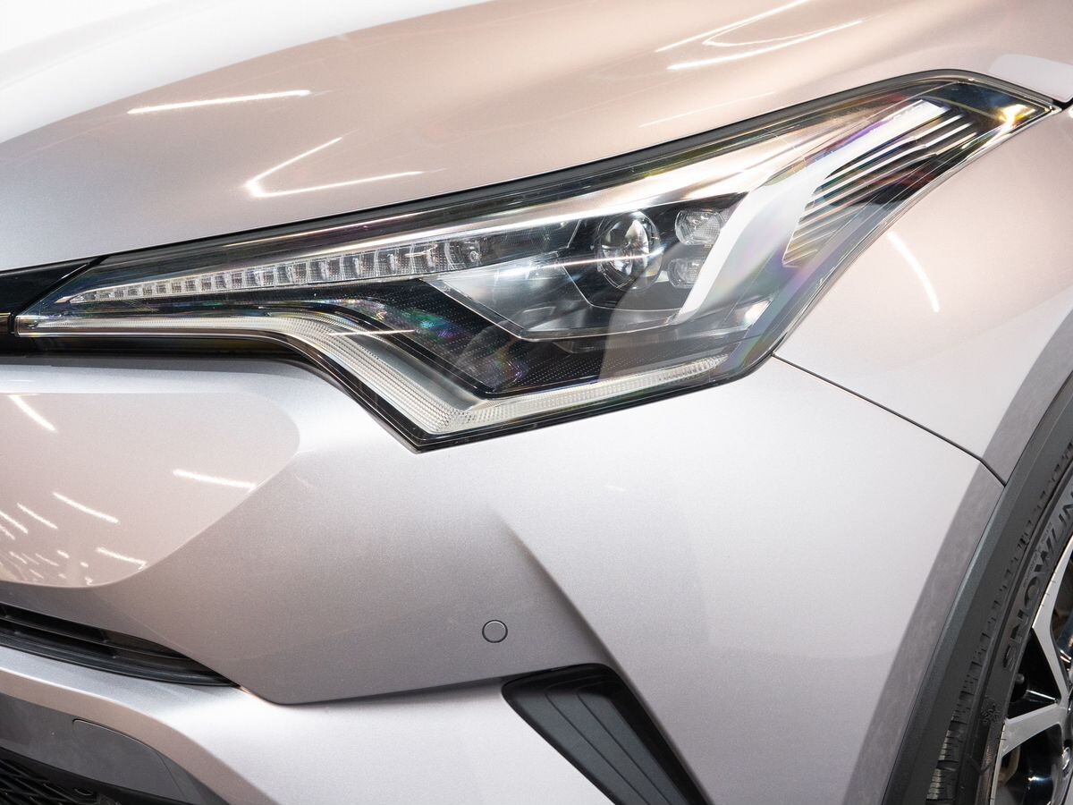 Toyota C-HR 2018 - фото автомобиля