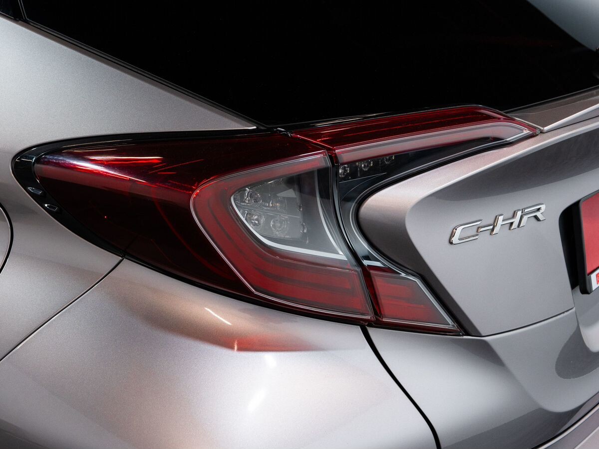 Toyota C-HR 2018 - фото автомобиля