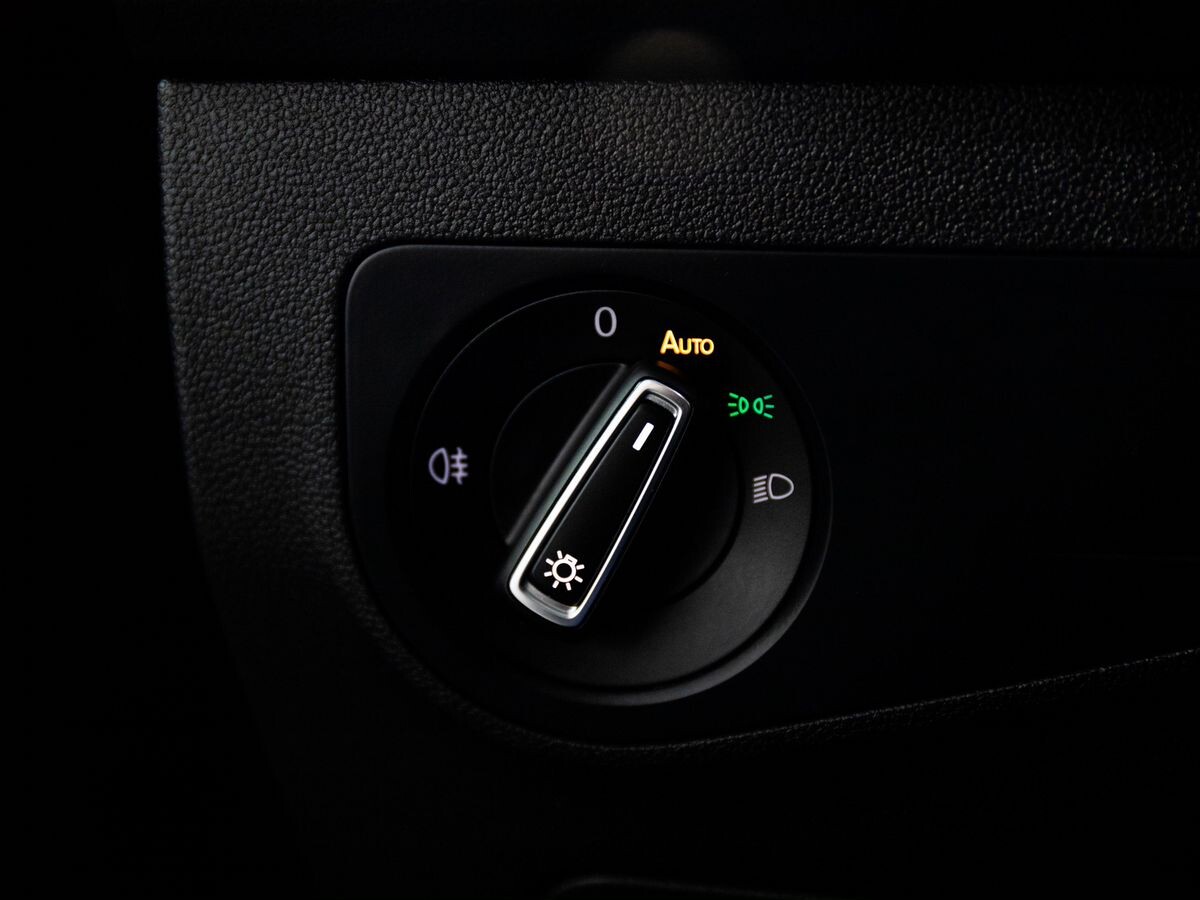 Volkswagen Tiguan 2021 - фото автомобиля