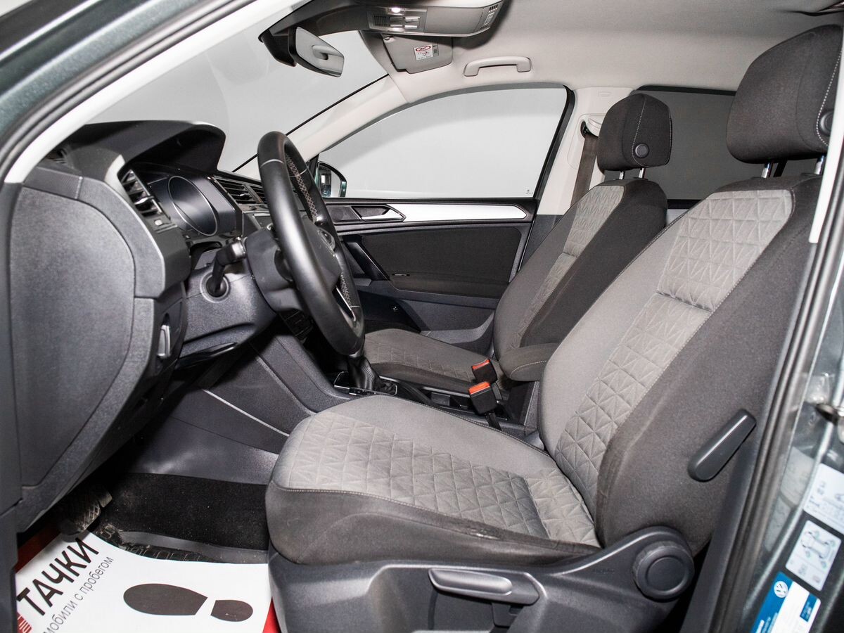 Volkswagen Tiguan 2021 - фото автомобиля
