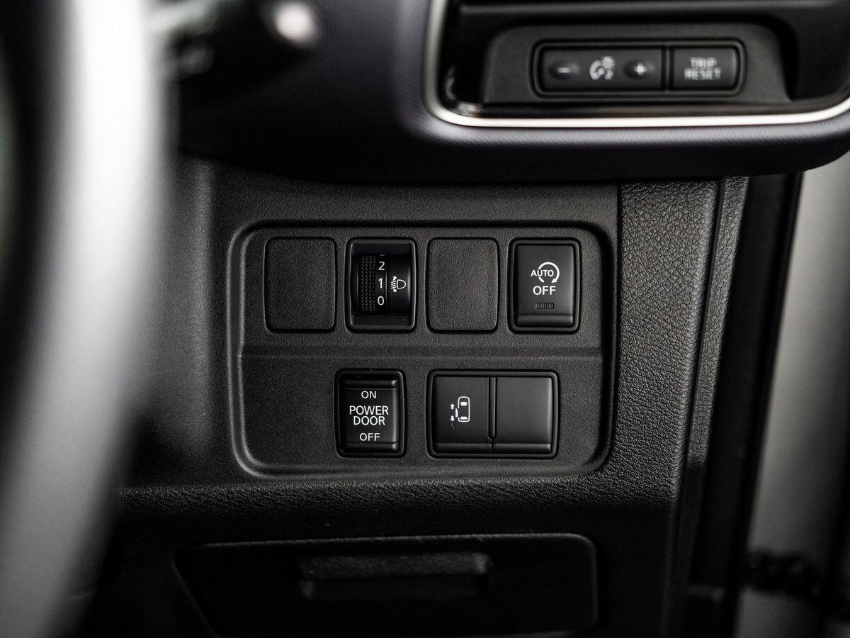 Nissan Serena 2019 - фото автомобиля