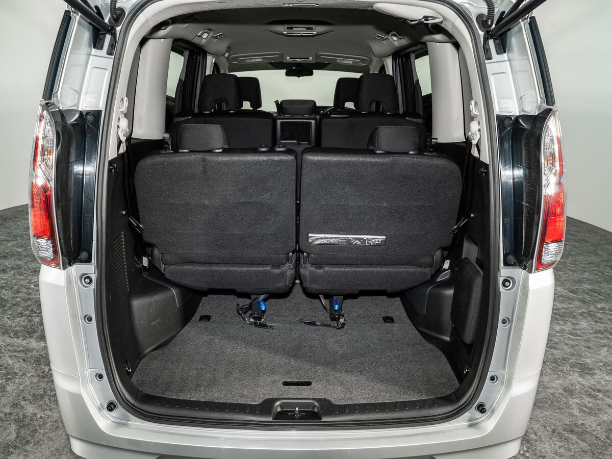 Nissan Serena 2019 - фото автомобиля