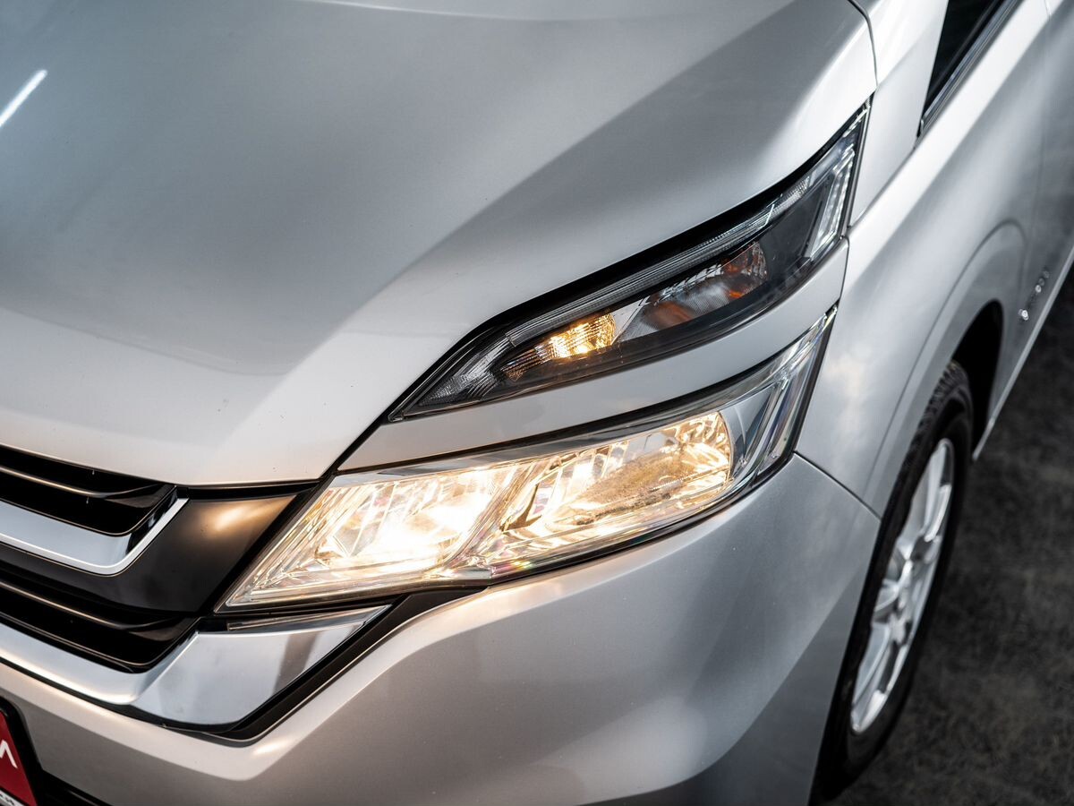 Nissan Serena 2019 - фото автомобиля