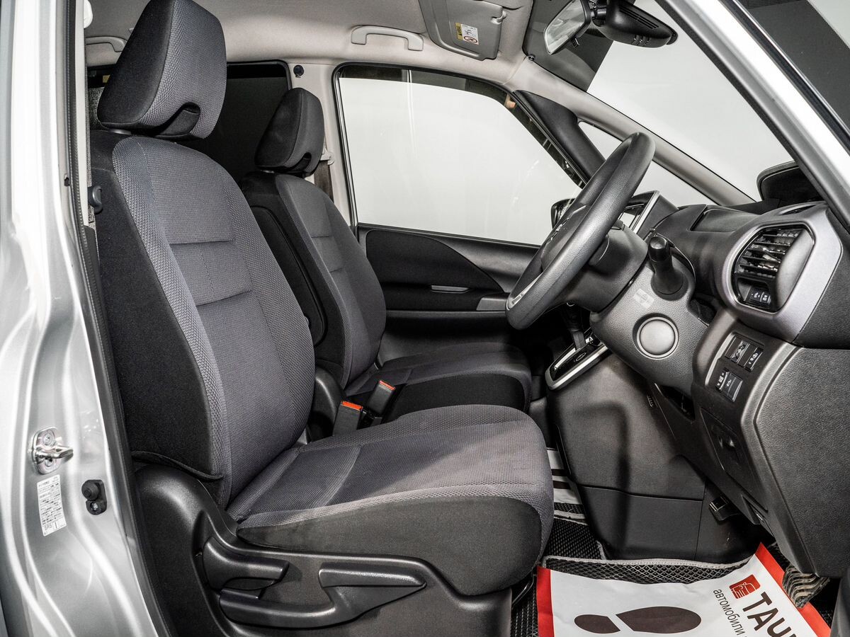 Nissan Serena 2019 - фото автомобиля