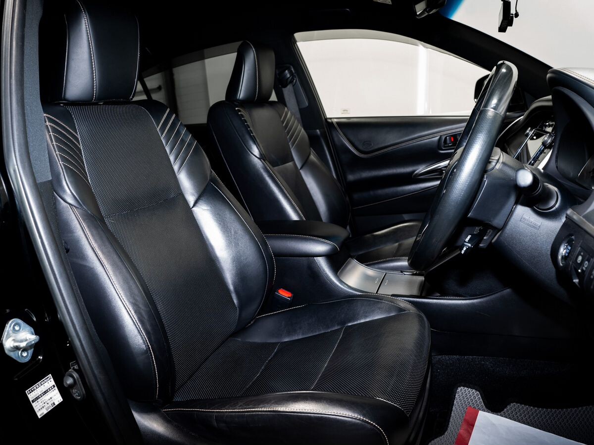 Toyota Harrier 2019 - фото автомобиля