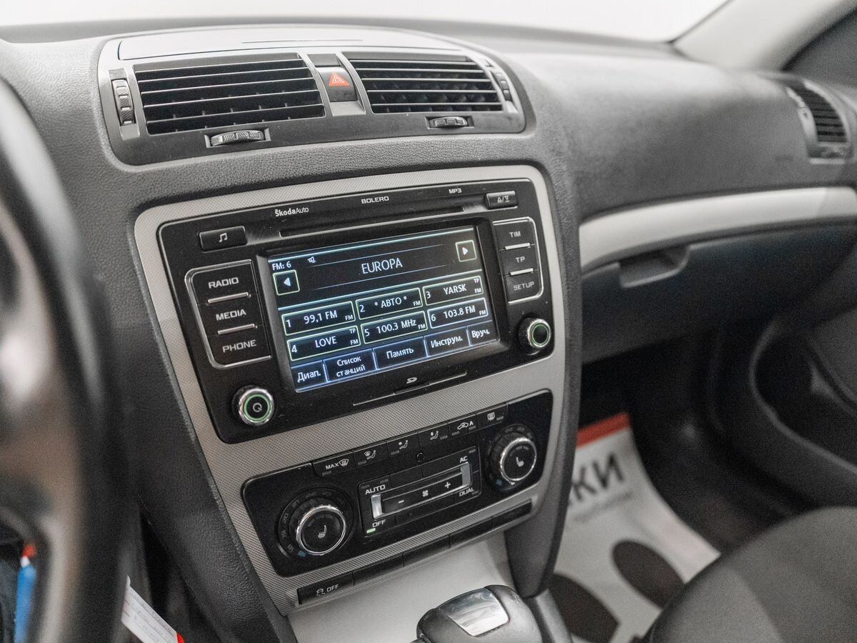 Skoda Octavia 2011 - фото автомобиля