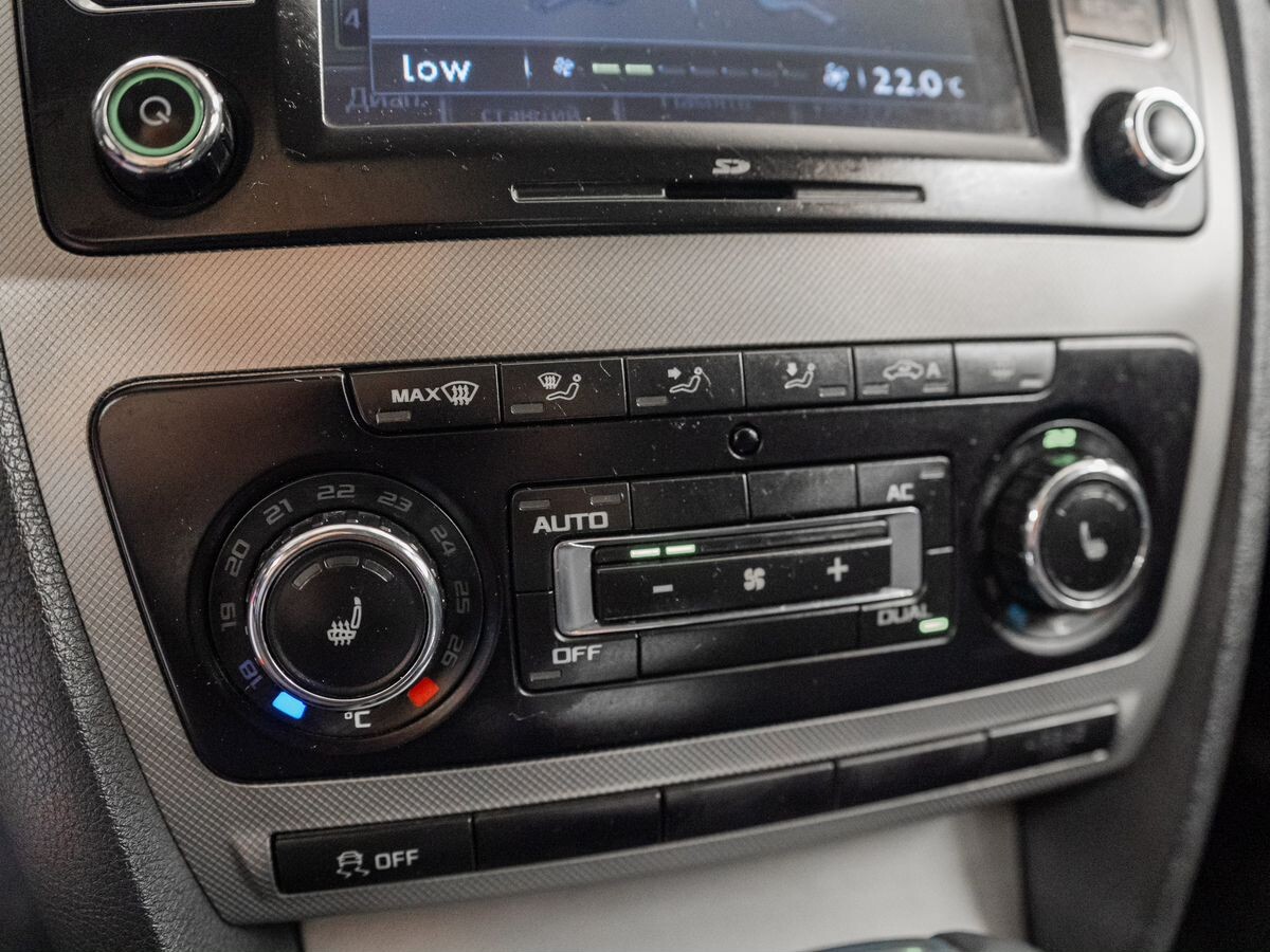 Skoda Octavia 2011 - фото автомобиля