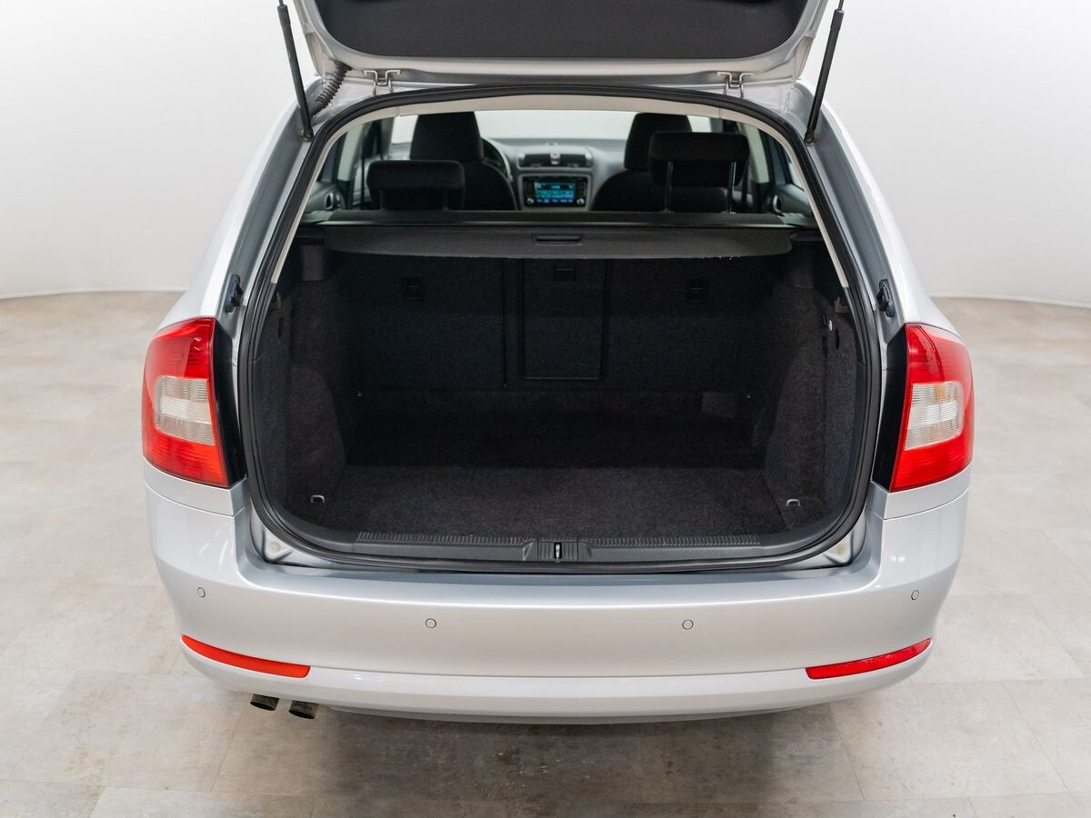 Skoda Octavia 2011 - фото автомобиля