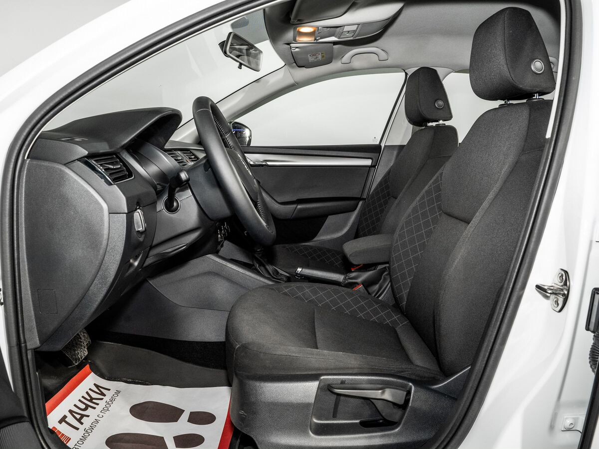 Skoda Octavia 2020 - фото автомобиля
