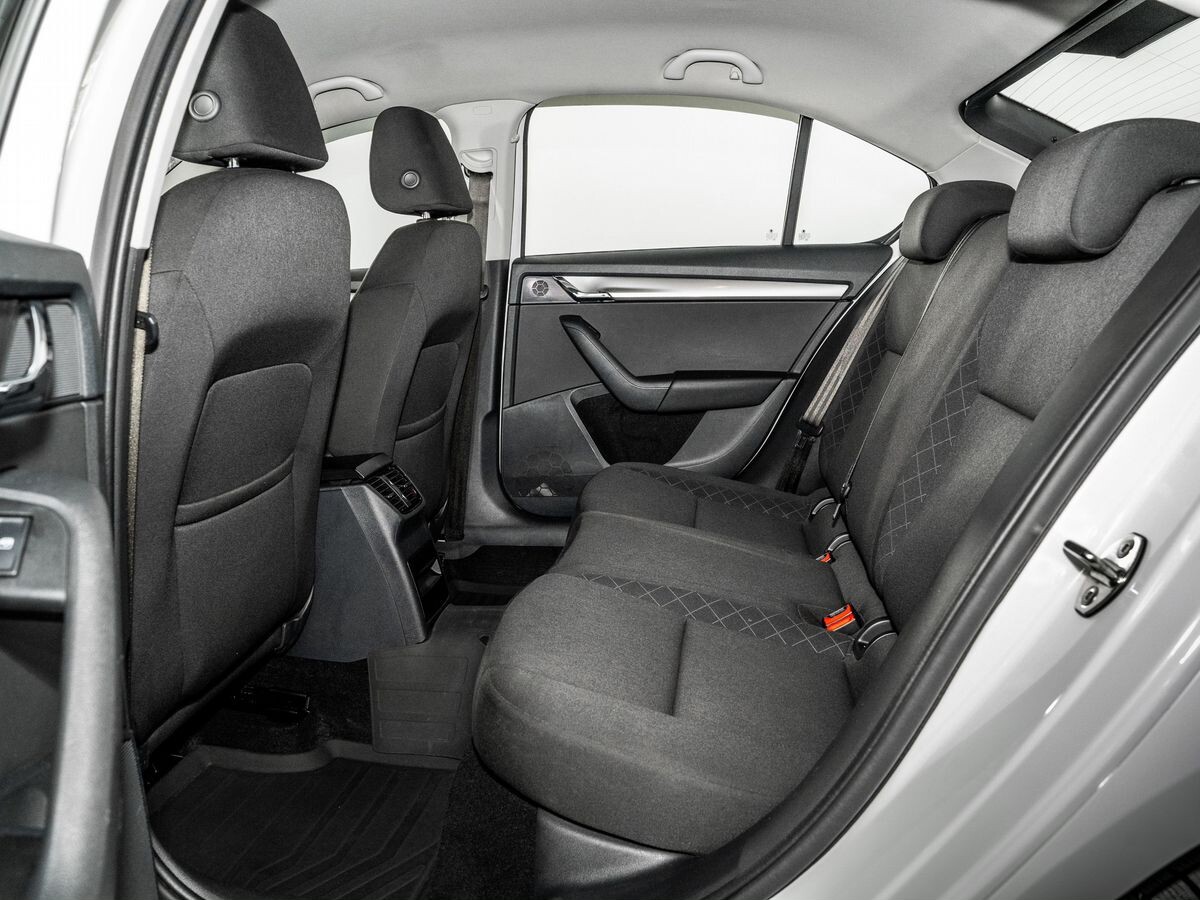 Skoda Octavia 2020 - фото автомобиля