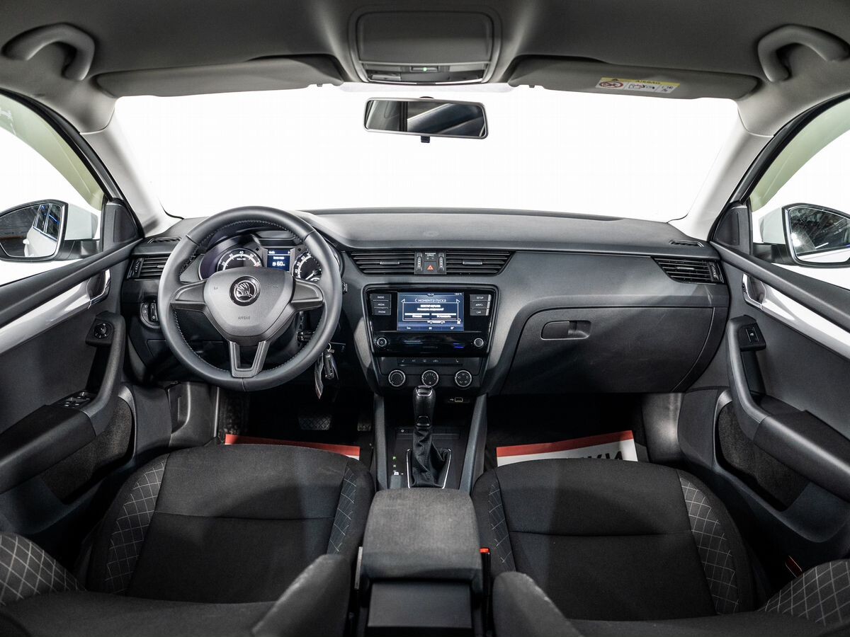 Skoda Octavia 2020 - фото автомобиля