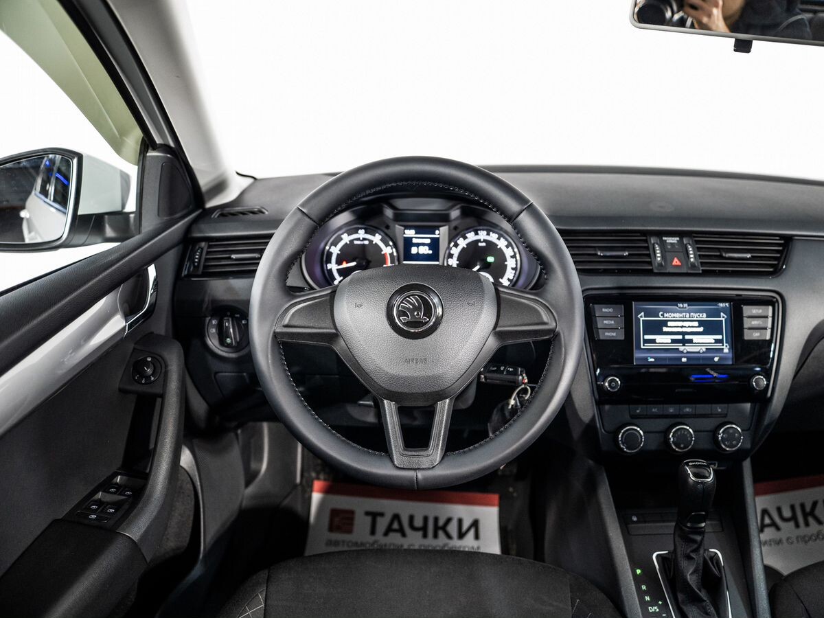 Skoda Octavia 2020 - фото автомобиля