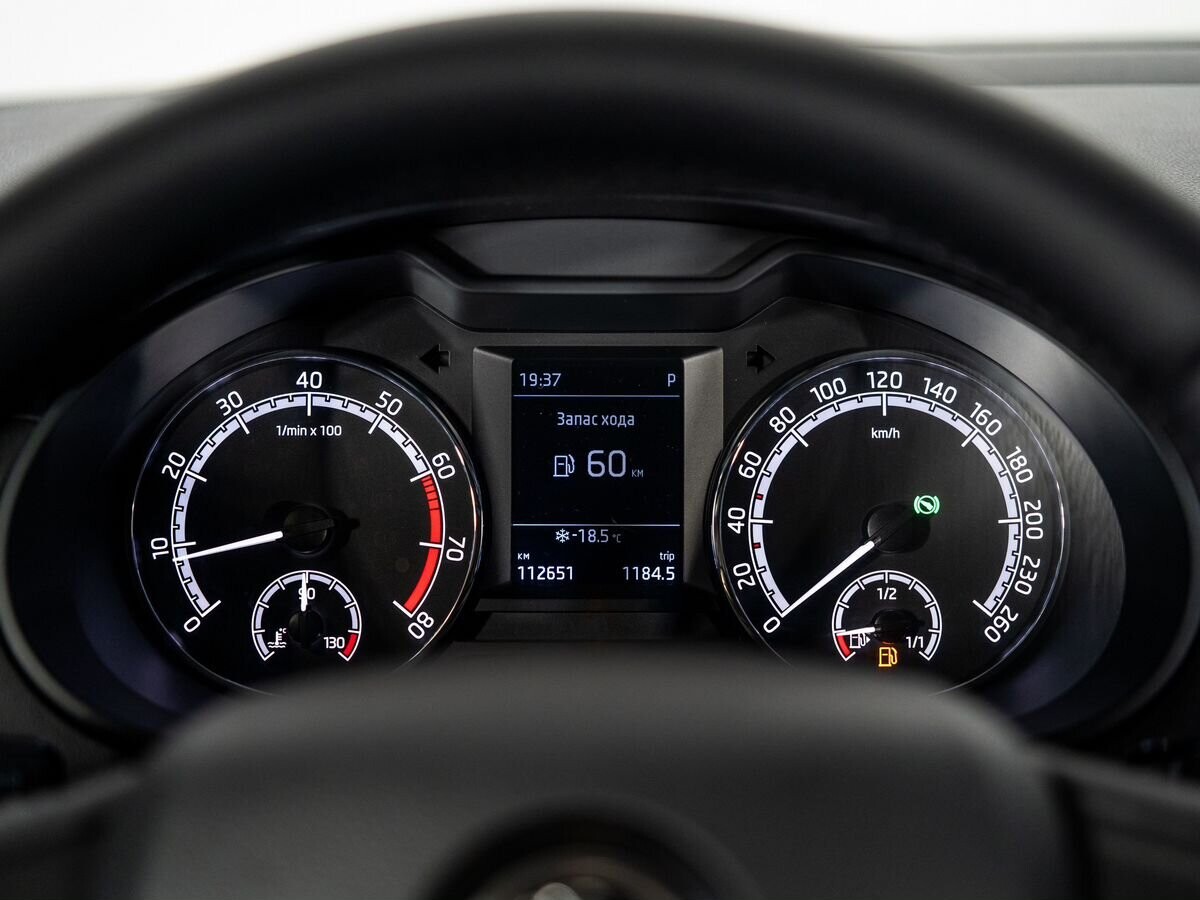 Skoda Octavia 2020 - фото автомобиля