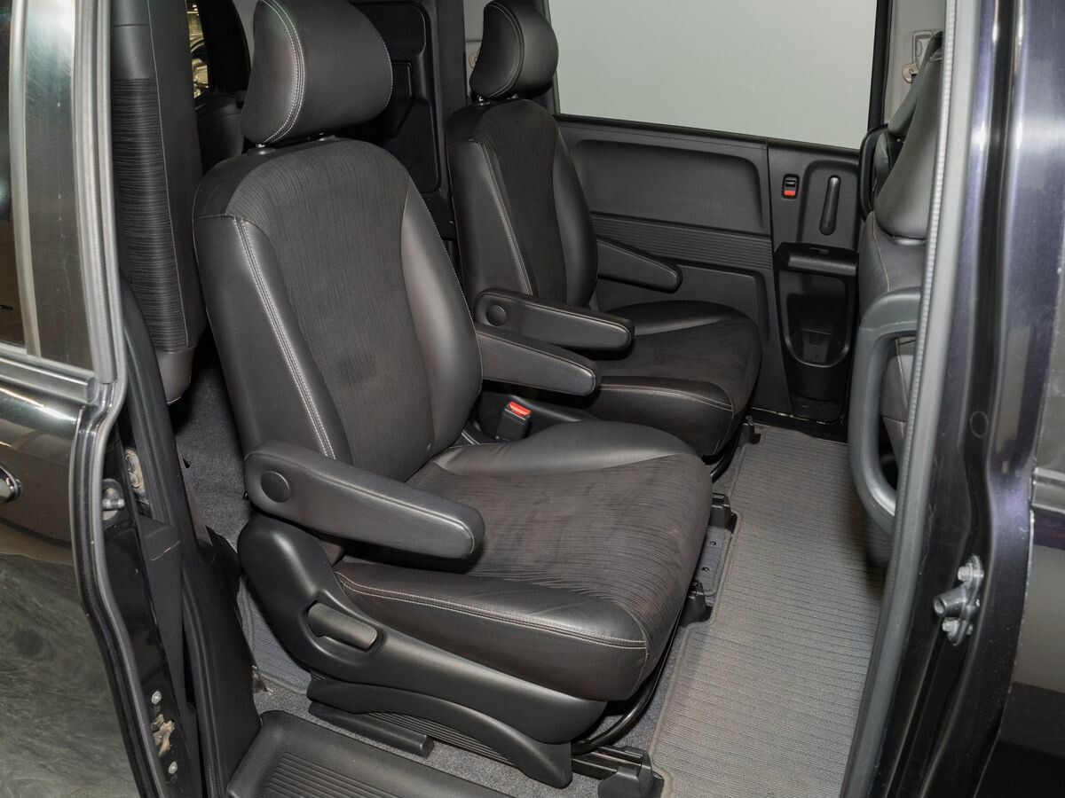 Honda Freed 2011 - фото автомобиля