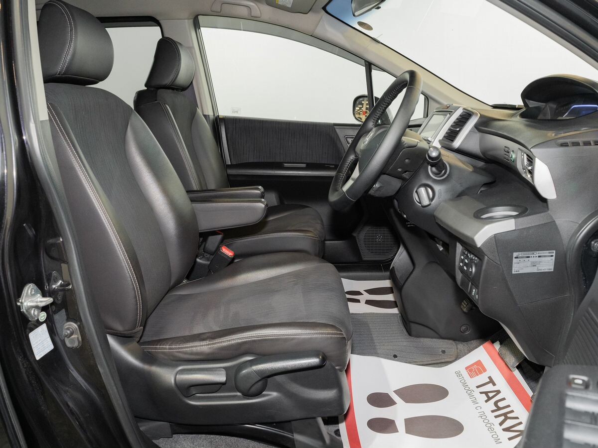 Honda Freed 2011 - фото автомобиля