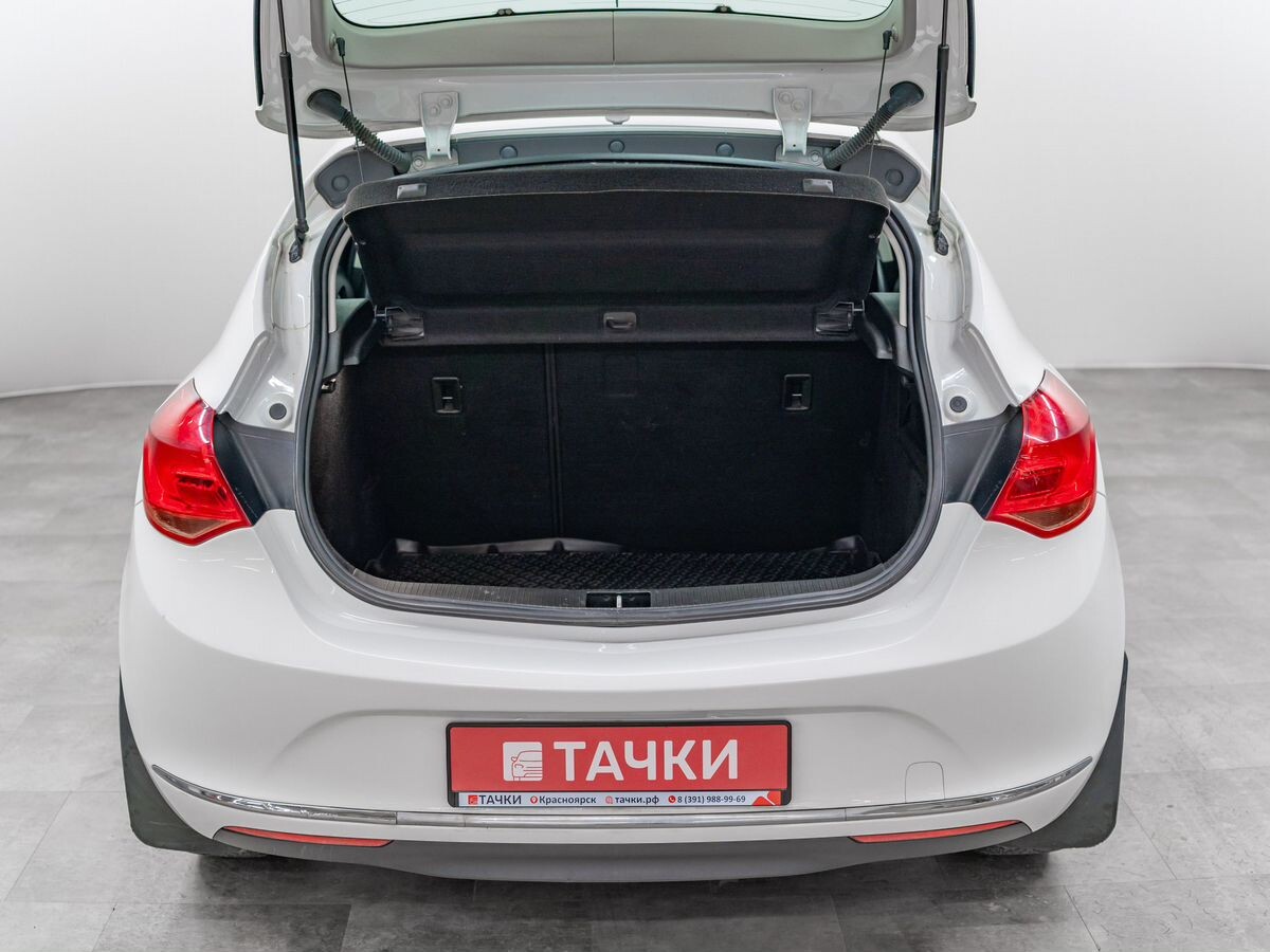 Opel Astra 2013 - фото автомобиля