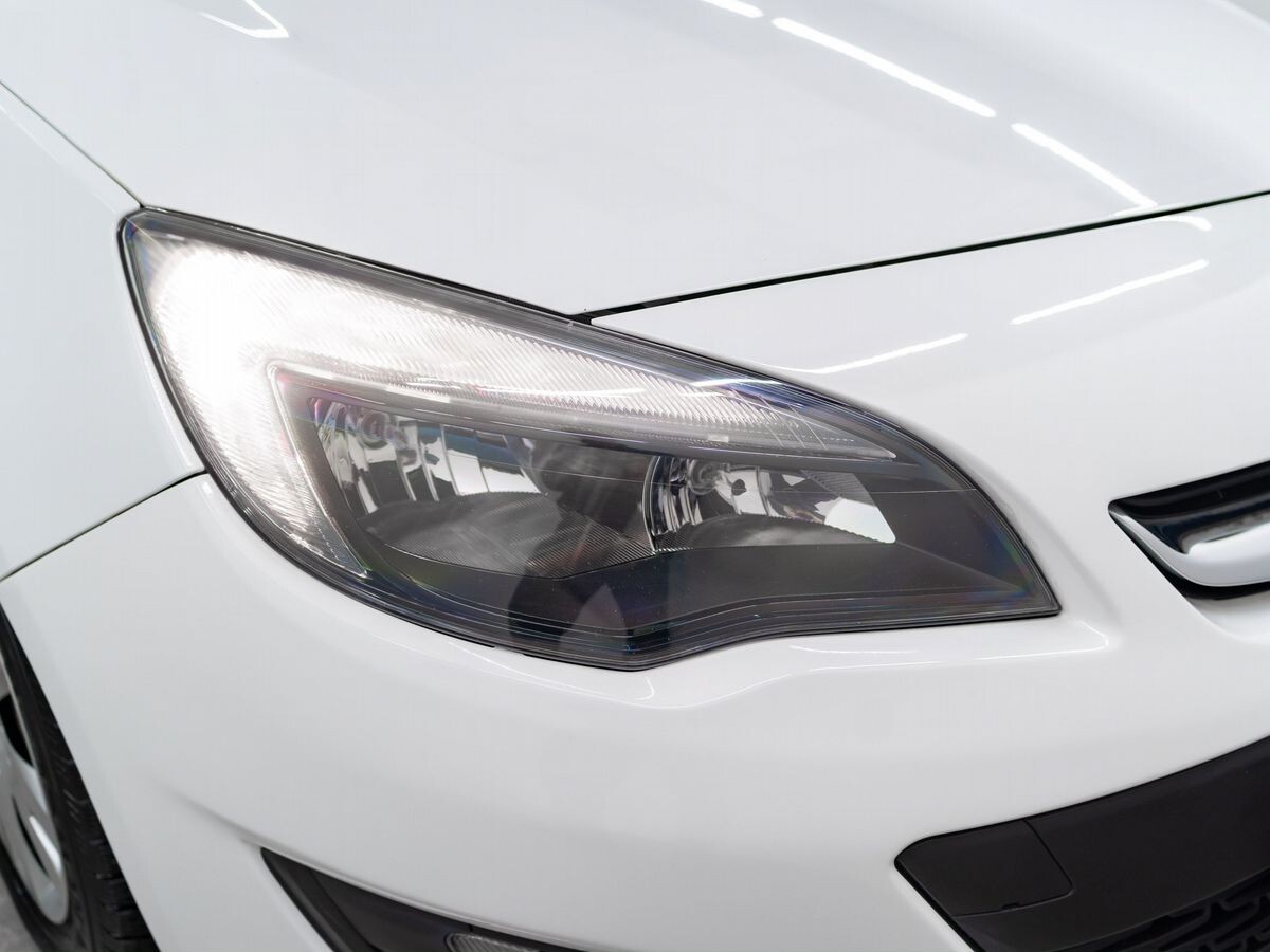 Opel Astra 2013 - фото автомобиля