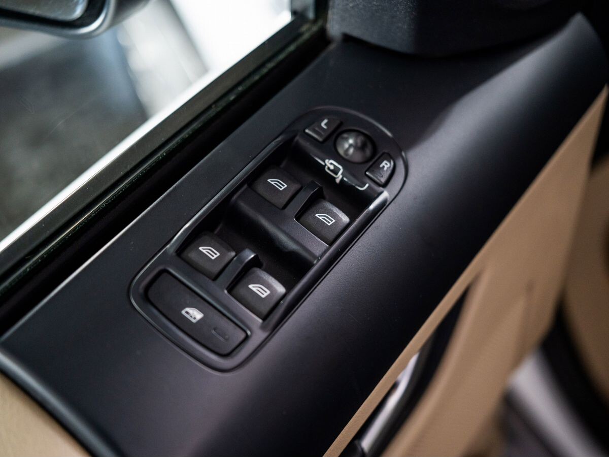 Land Rover Freelander 2012 - фото автомобиля