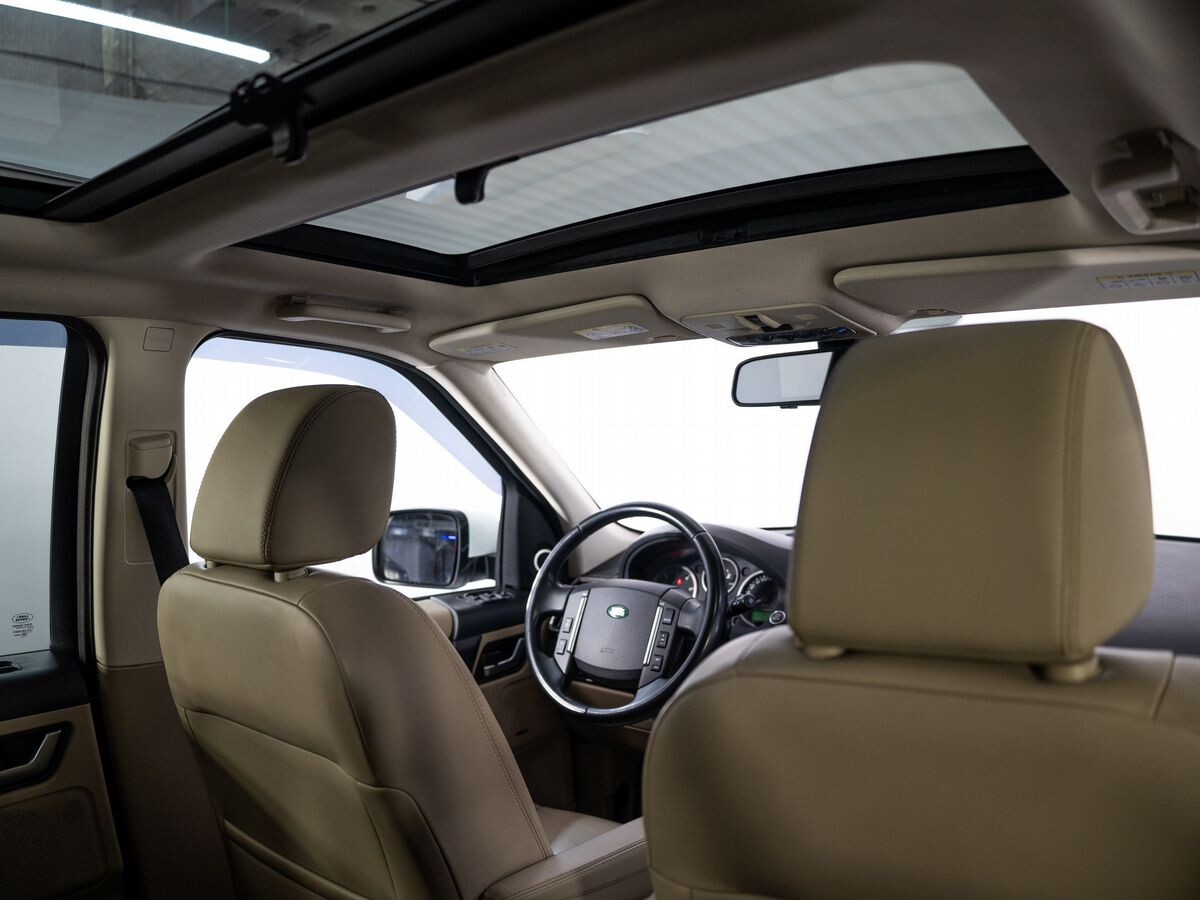 Land Rover Freelander 2012 - фото автомобиля