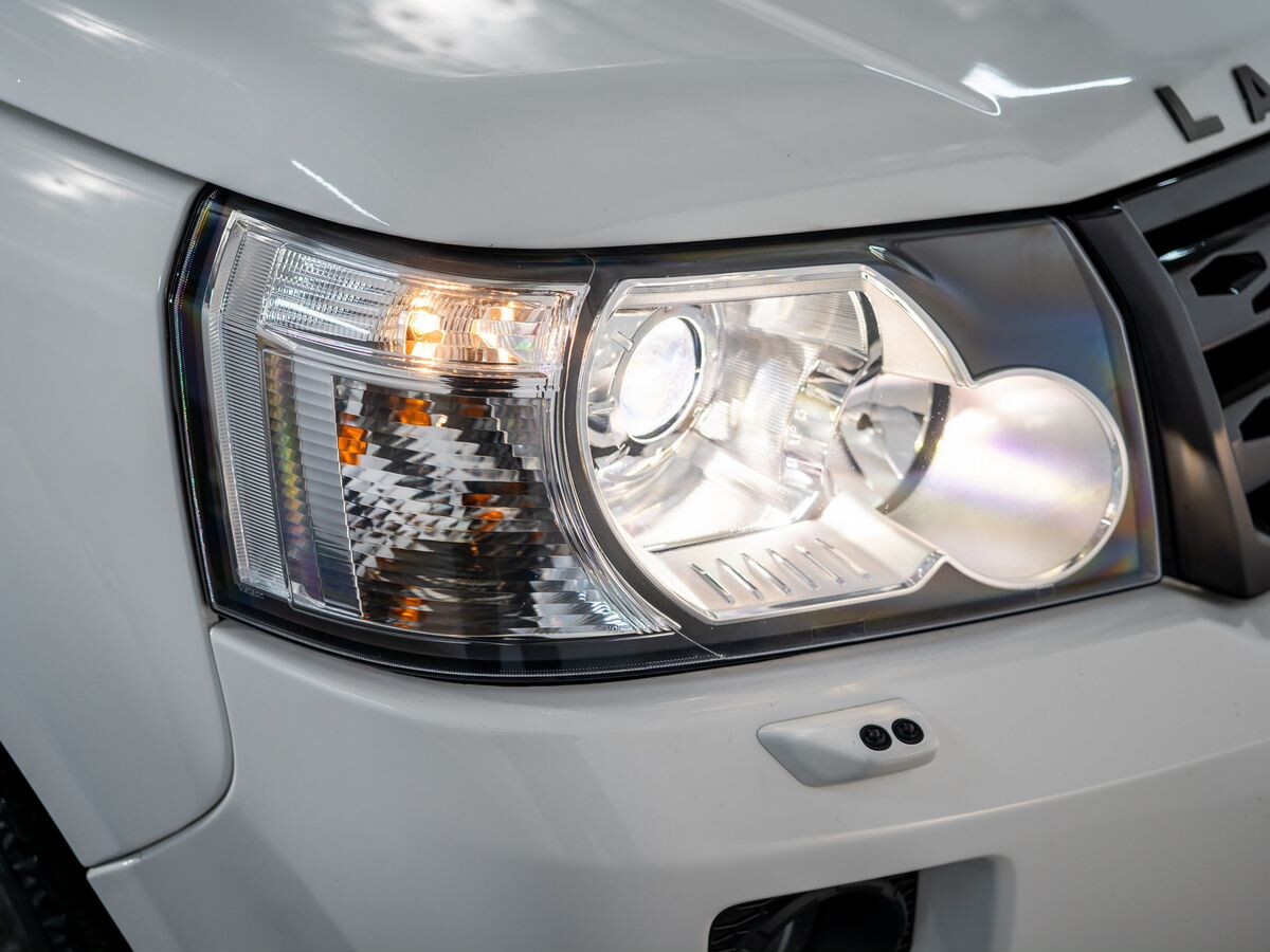 Land Rover Freelander 2012 - фото автомобиля