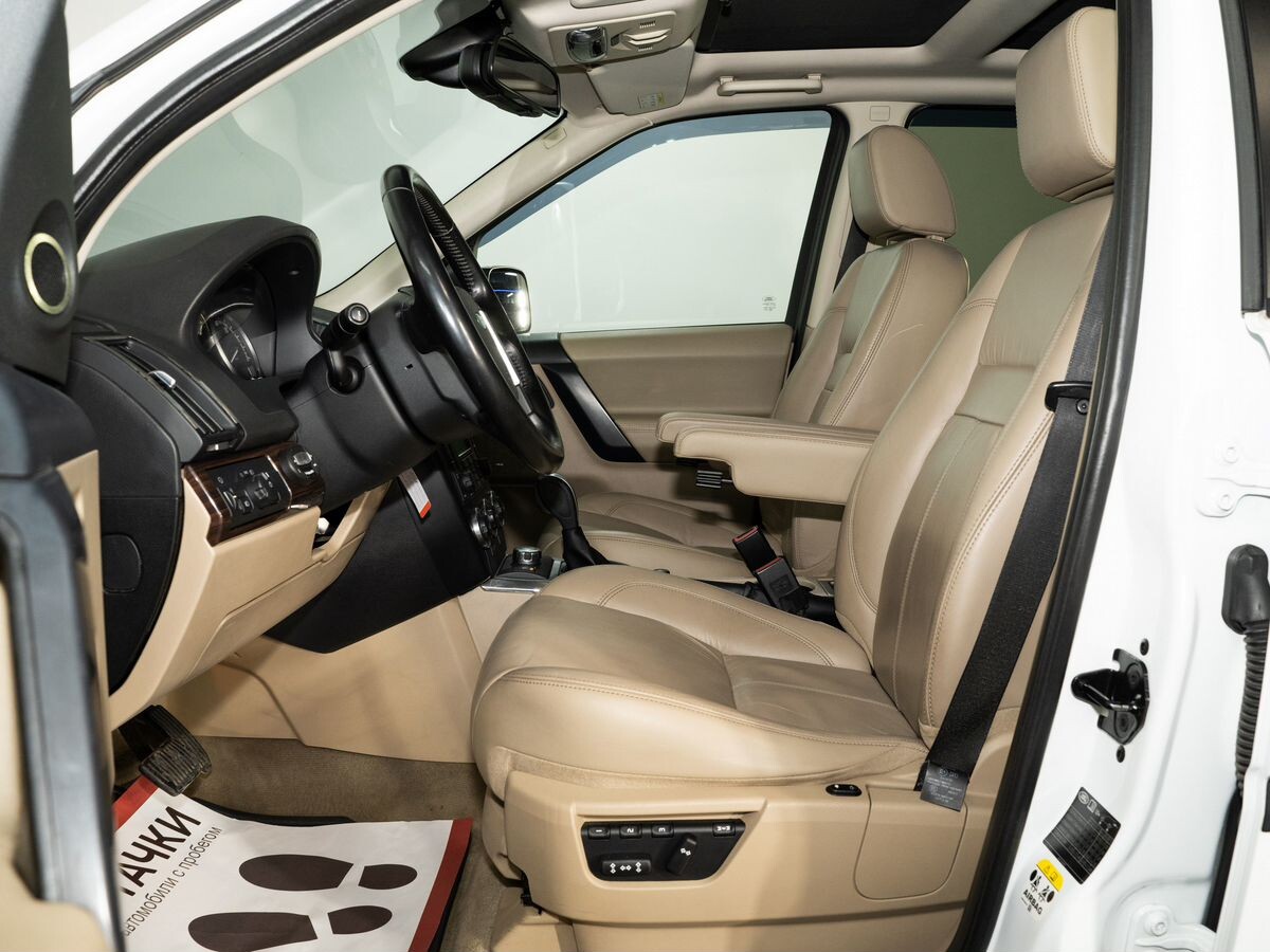 Land Rover Freelander 2012 - фото автомобиля