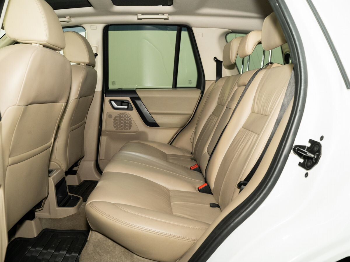 Land Rover Freelander 2012 - фото автомобиля