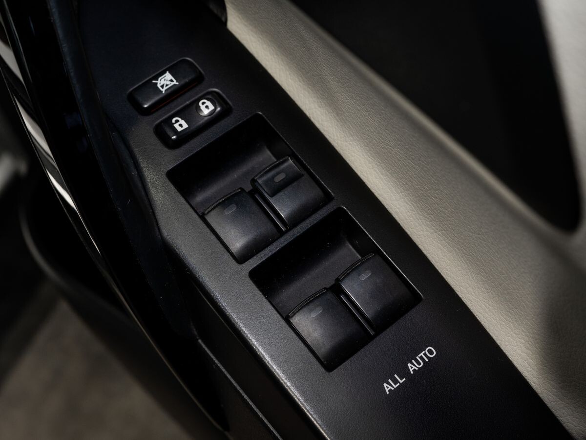 Toyota Auris 2016 - фото автомобиля