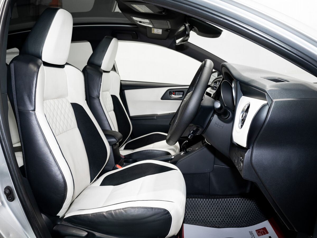 Toyota Auris 2016 - фото автомобиля