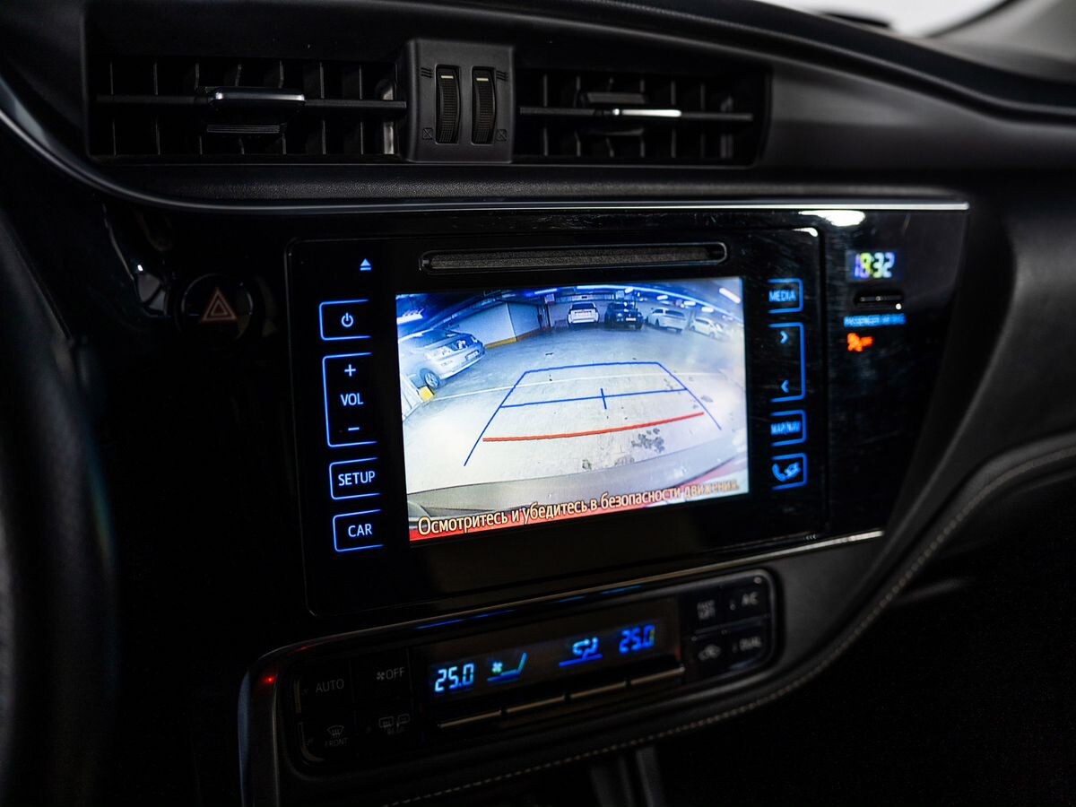 Toyota Corolla 2017 - фото автомобиля