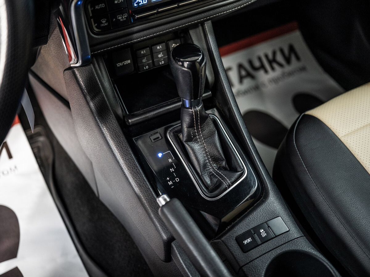 Toyota Corolla 2017 - фото автомобиля