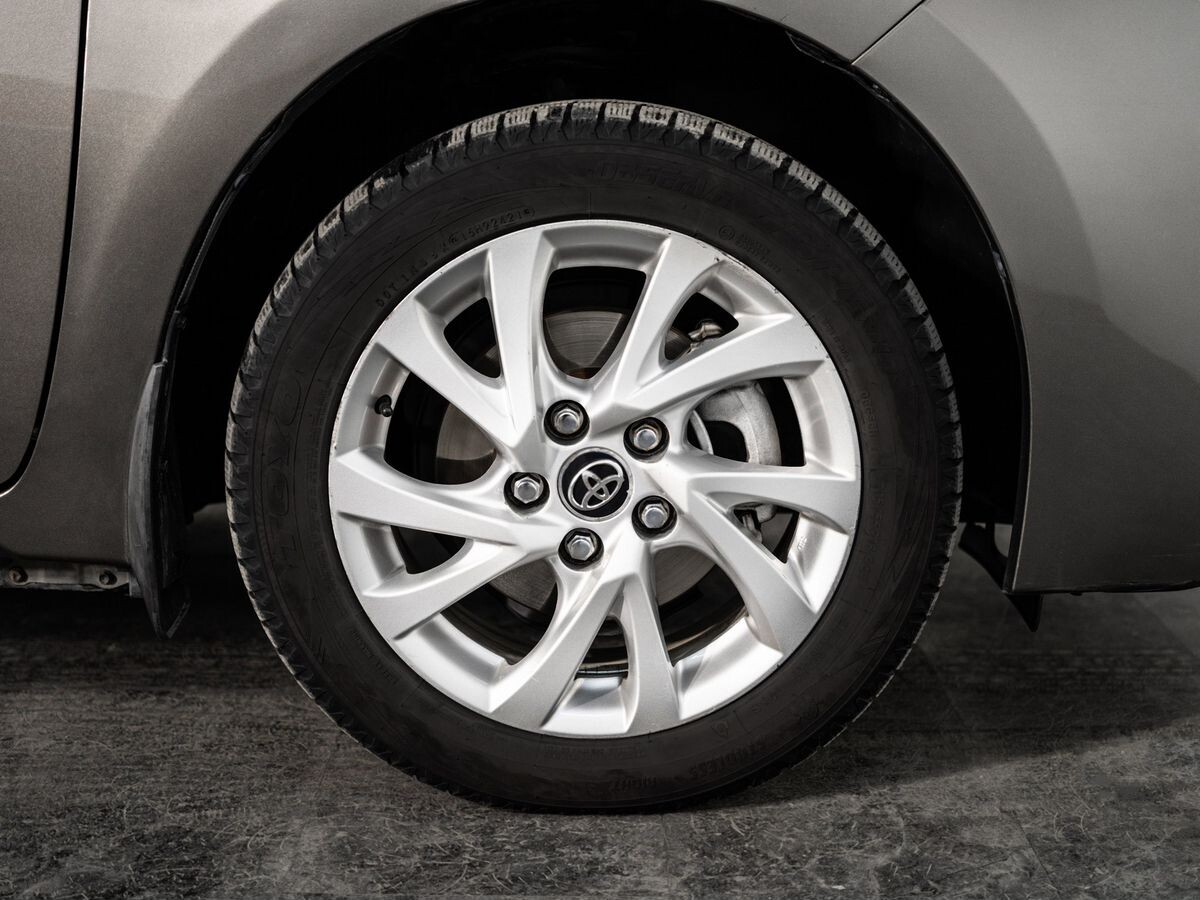 Toyota Corolla 2017 - фото автомобиля