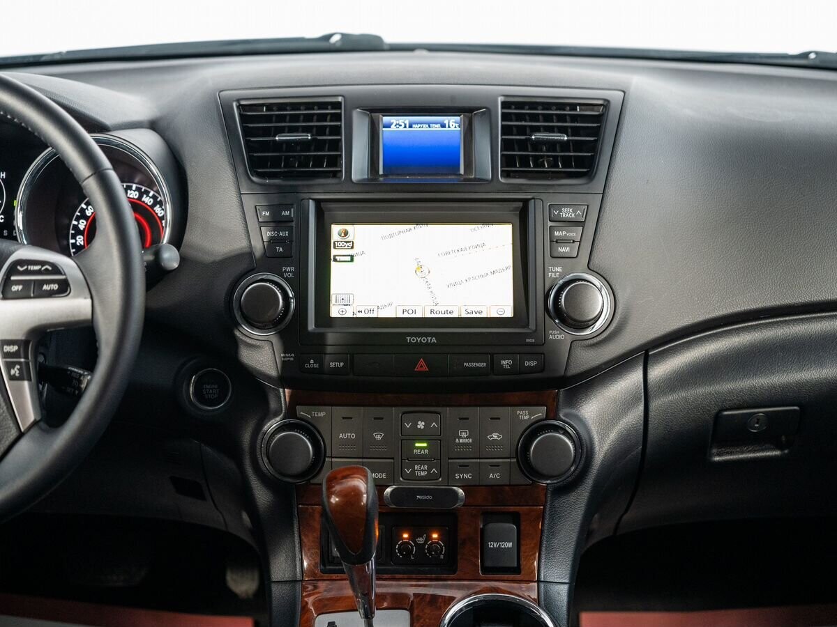 Toyota Highlander 2011 - фото автомобиля