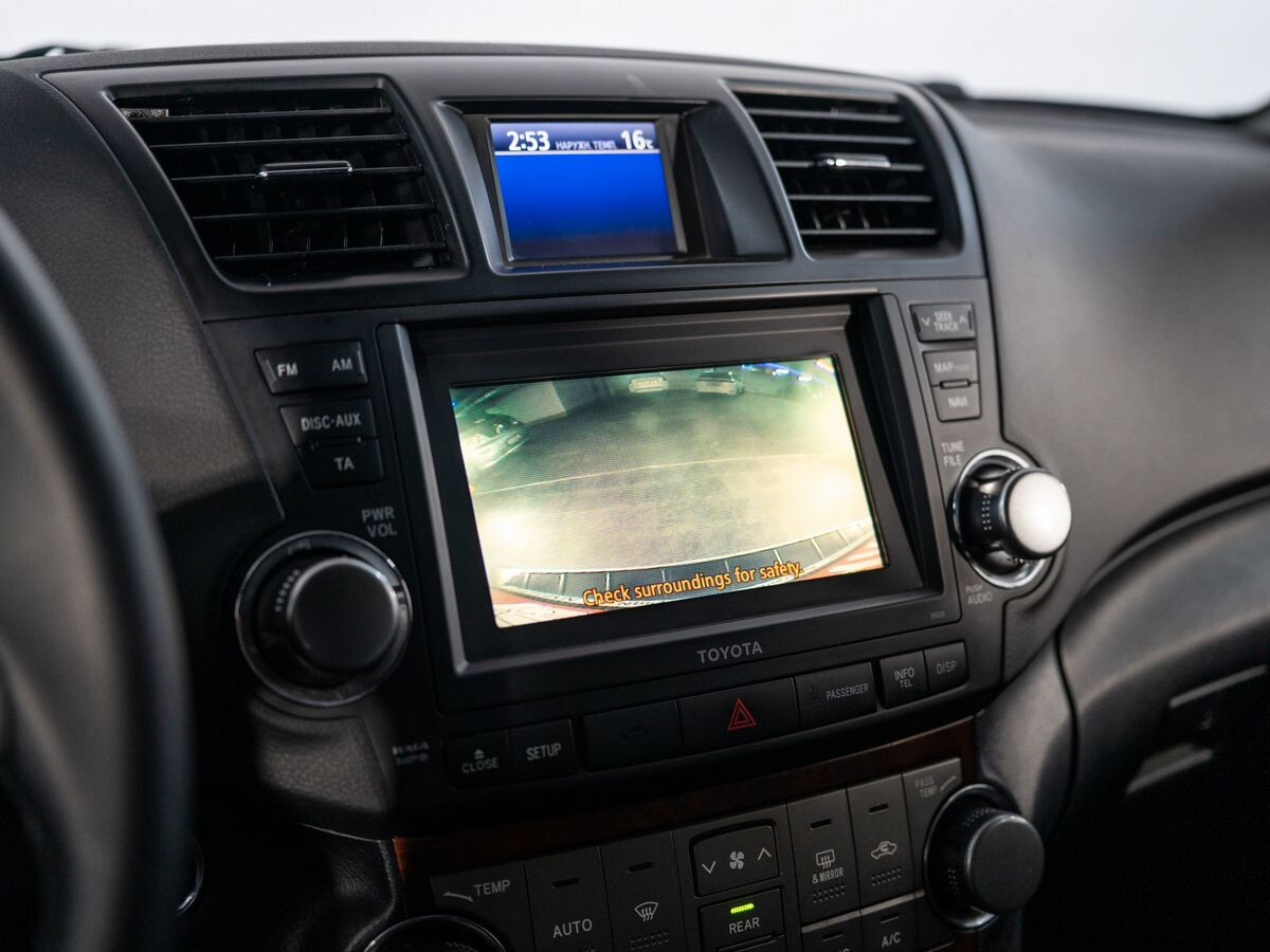 Toyota Highlander 2011 - фото автомобиля