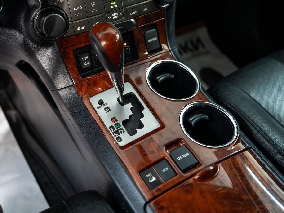 Toyota Highlander 2011 - фото автомобиля