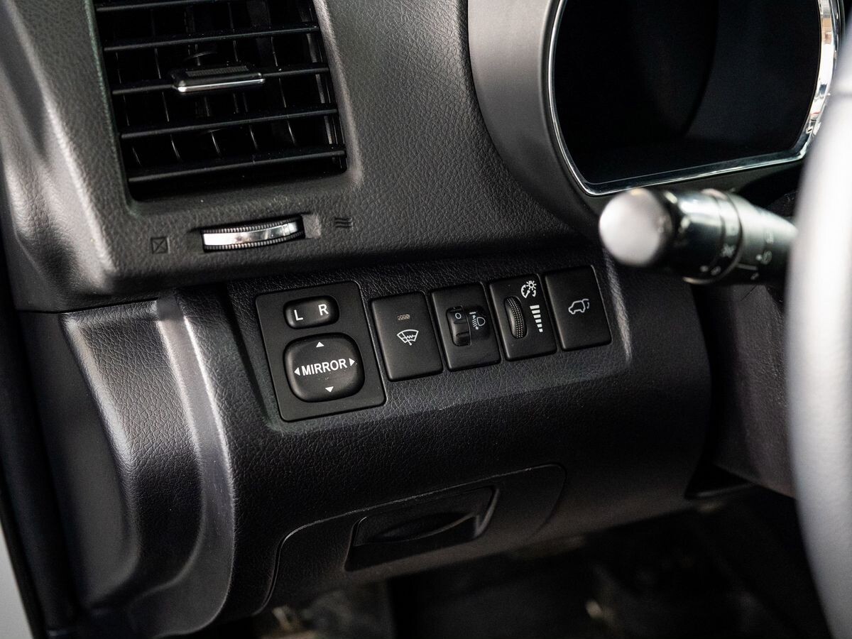 Toyota Highlander 2011 - фото автомобиля