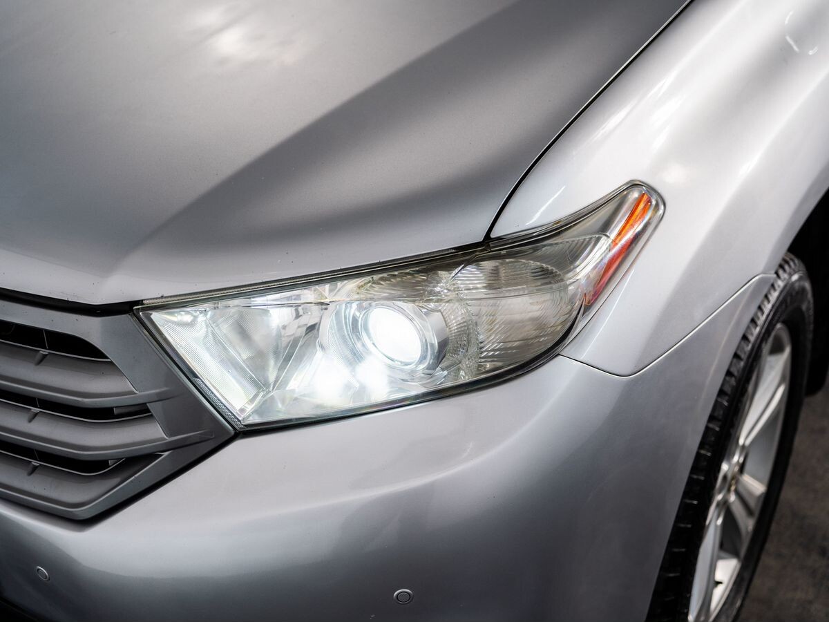 Toyota Highlander 2011 - фото автомобиля