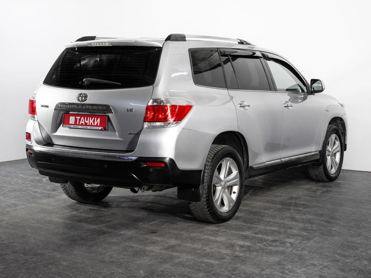 Toyota Highlander 2011 - фото автомобиля