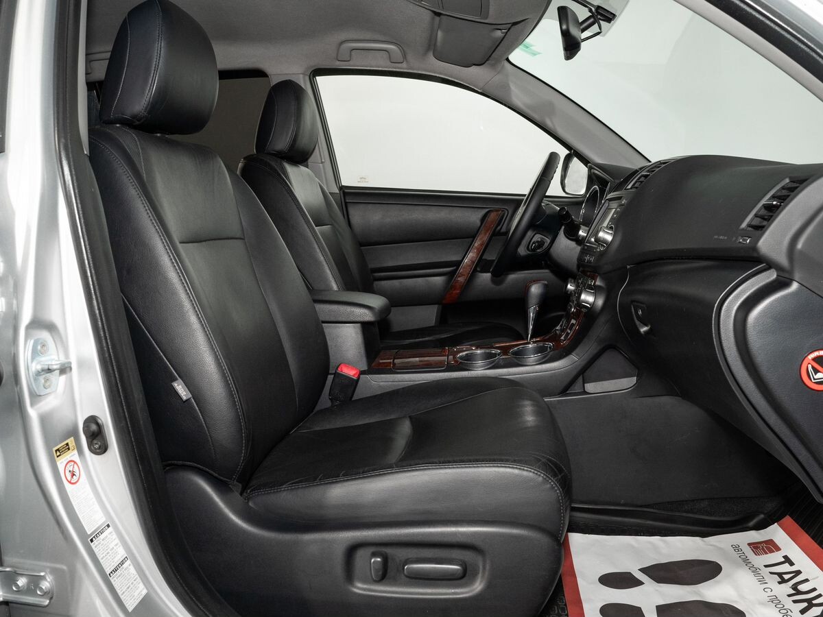Toyota Highlander 2011 - фото автомобиля