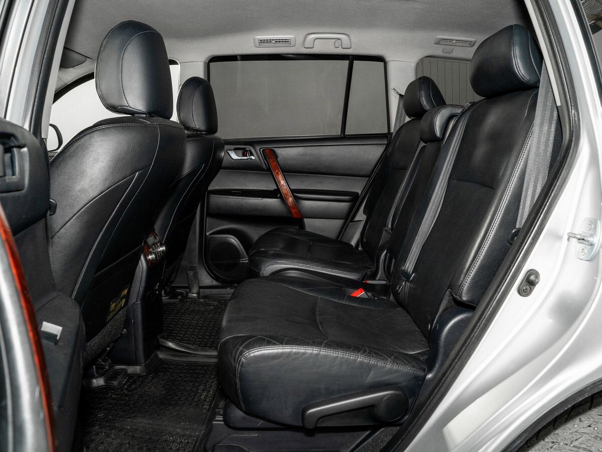 Toyota Highlander 2011 - фото автомобиля