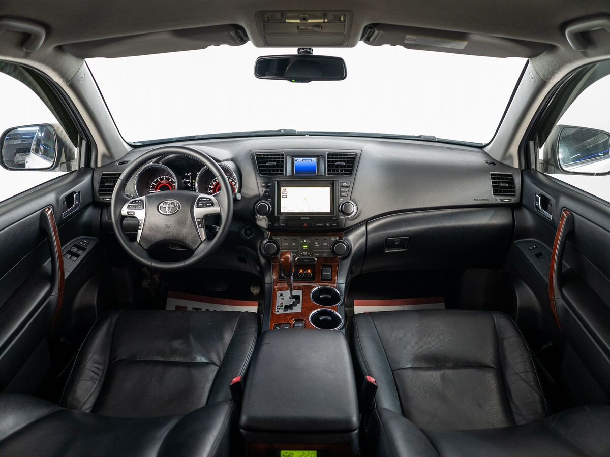 Toyota Highlander 2011 - фото автомобиля