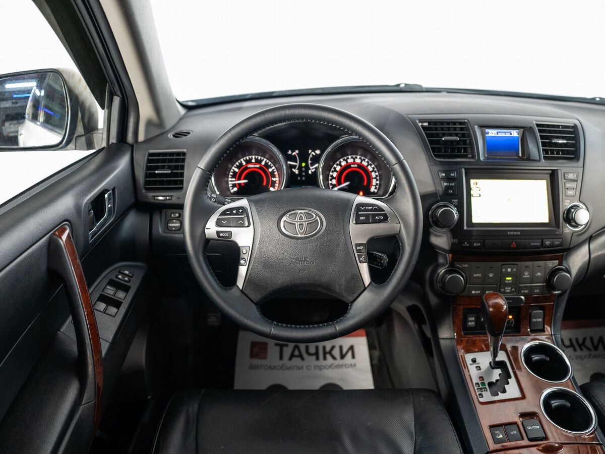 Toyota Highlander 2011 - фото автомобиля