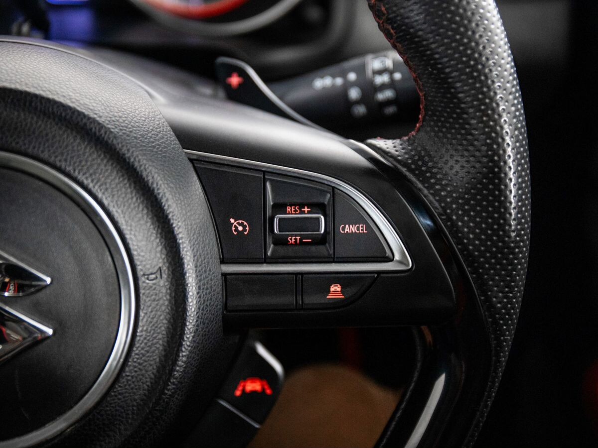 Suzuki Swift 2018 - фото автомобиля